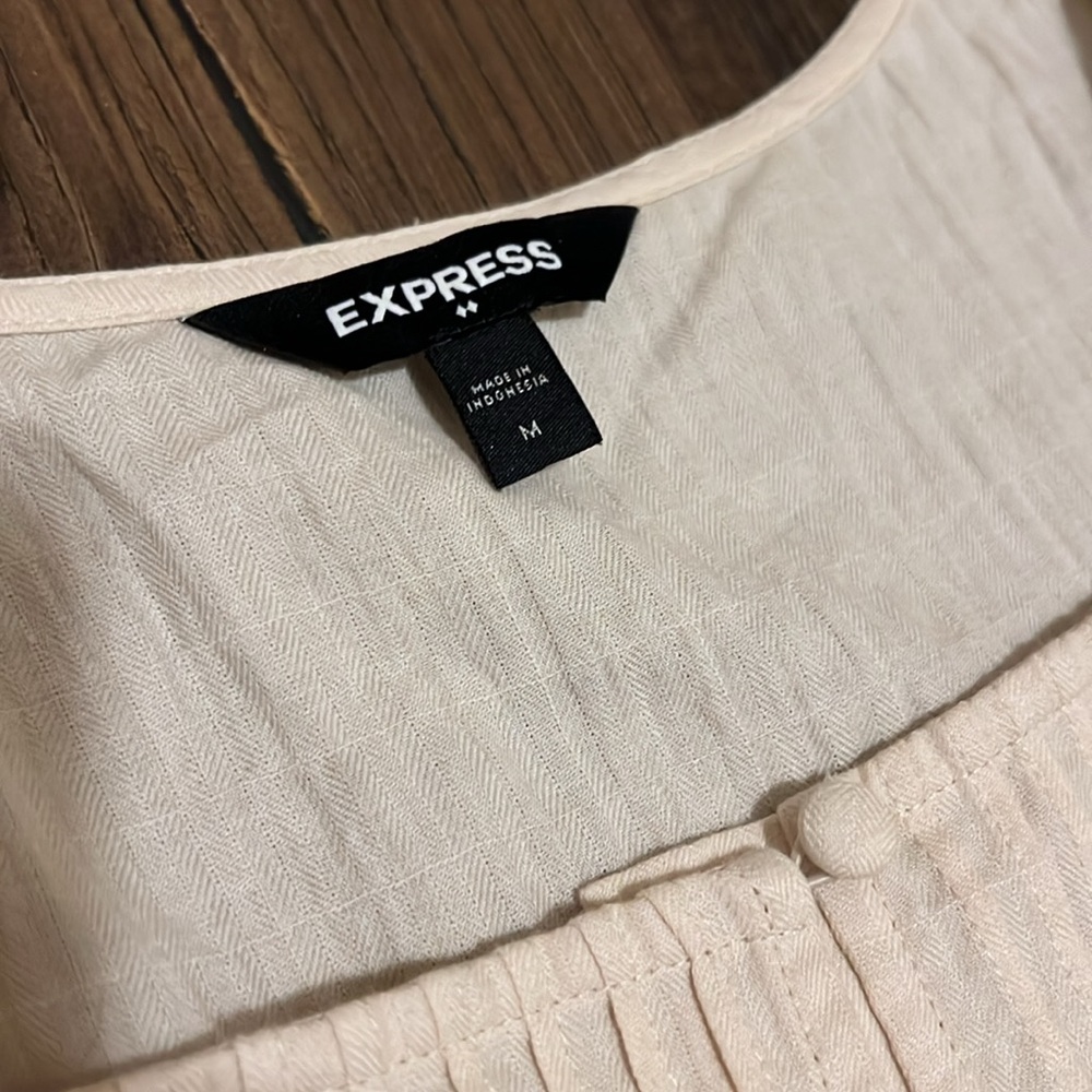 Express Ruffle Detail Top - Picture 2 of 6